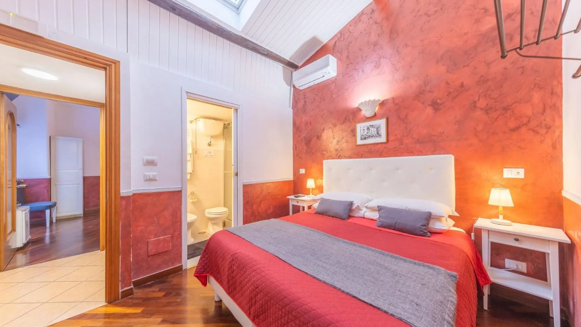 Room In Bb - Skylight Double Room In History House روما