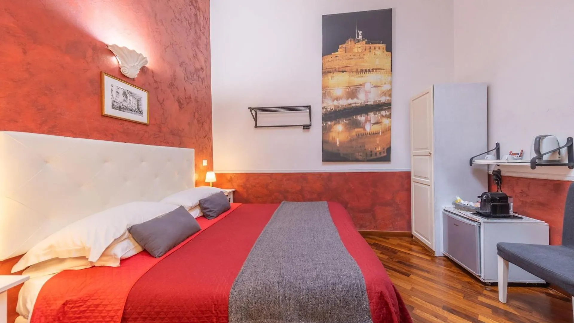 Room In Bb - Skylight Double Room In History House Rome Guest house